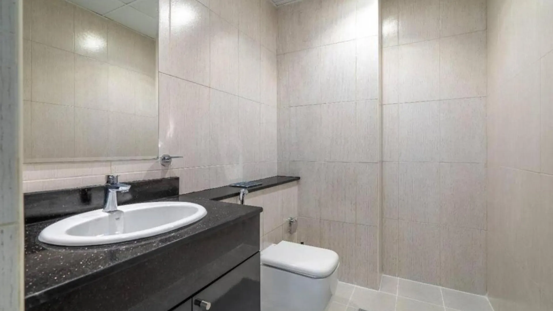 Exquisite 1Bedroom With City Views Dubai Apartment